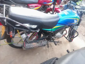 Honda CB 2024 Blue