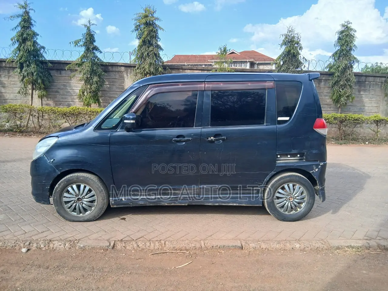 Mitsubishi Delica 2011 Black