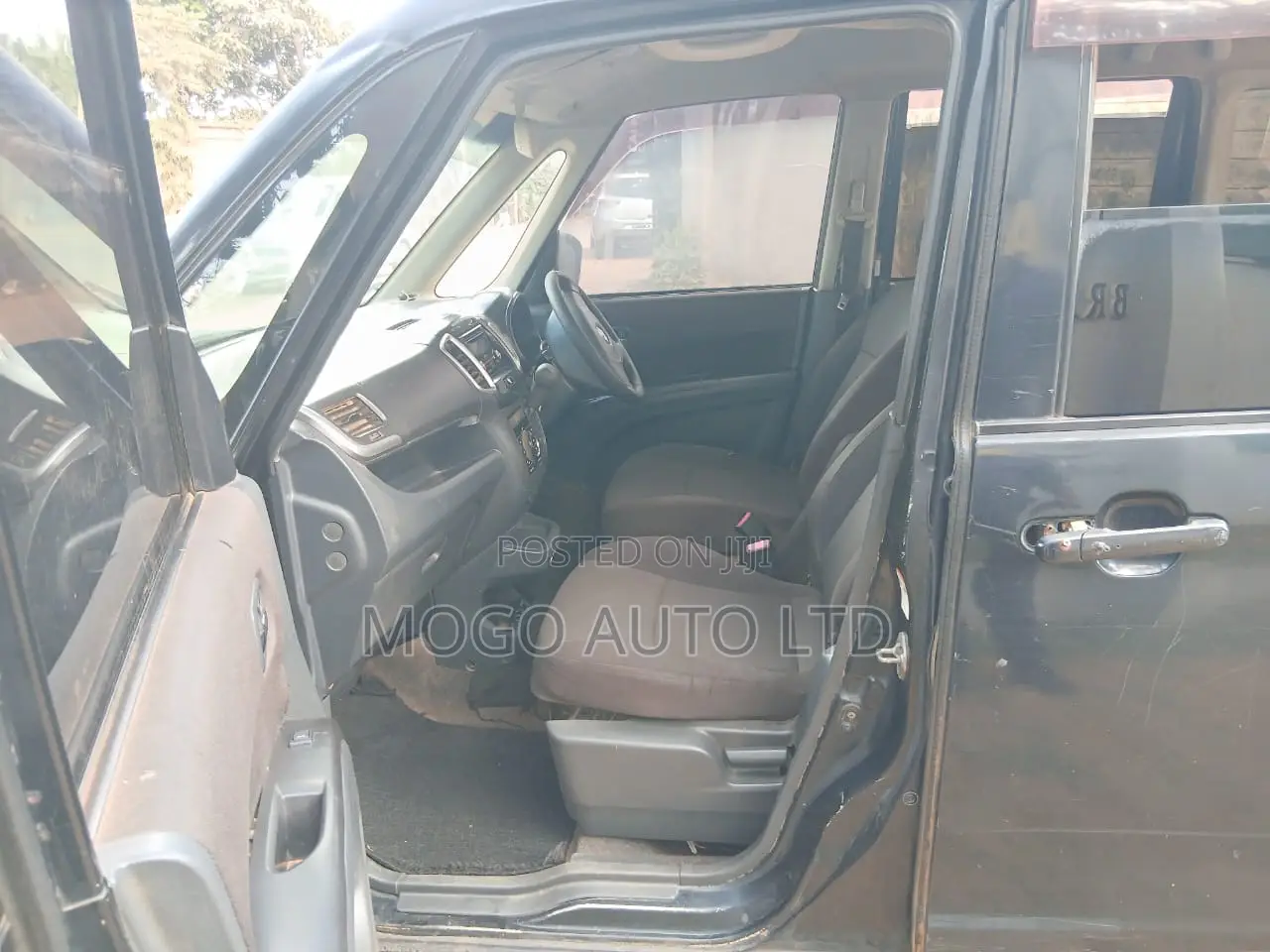 Mitsubishi Delica 2011 Black