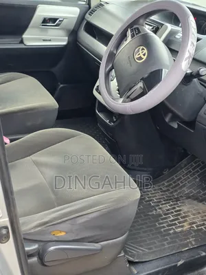 Toyota Noah 2012 Silver