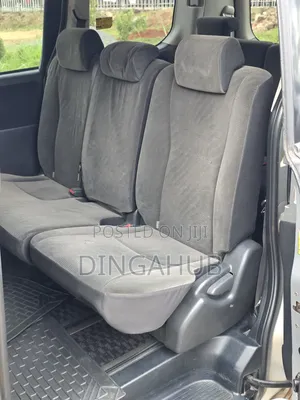 Toyota Noah 2012 Silver