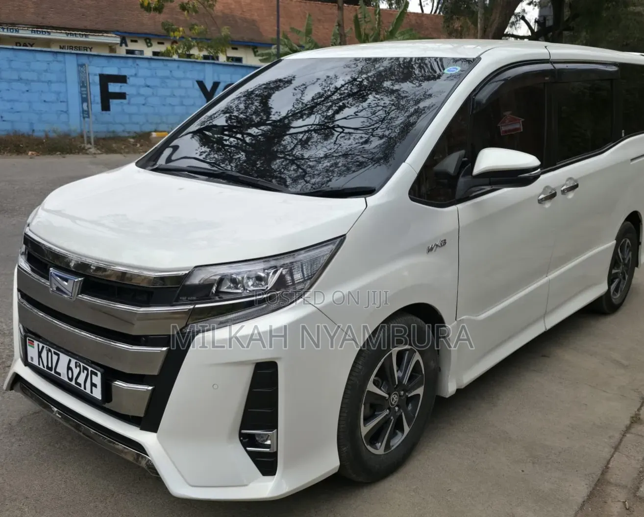Toyota Noah 2019 White