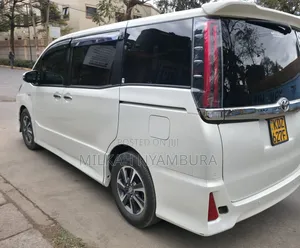 Toyota Noah 2019 White