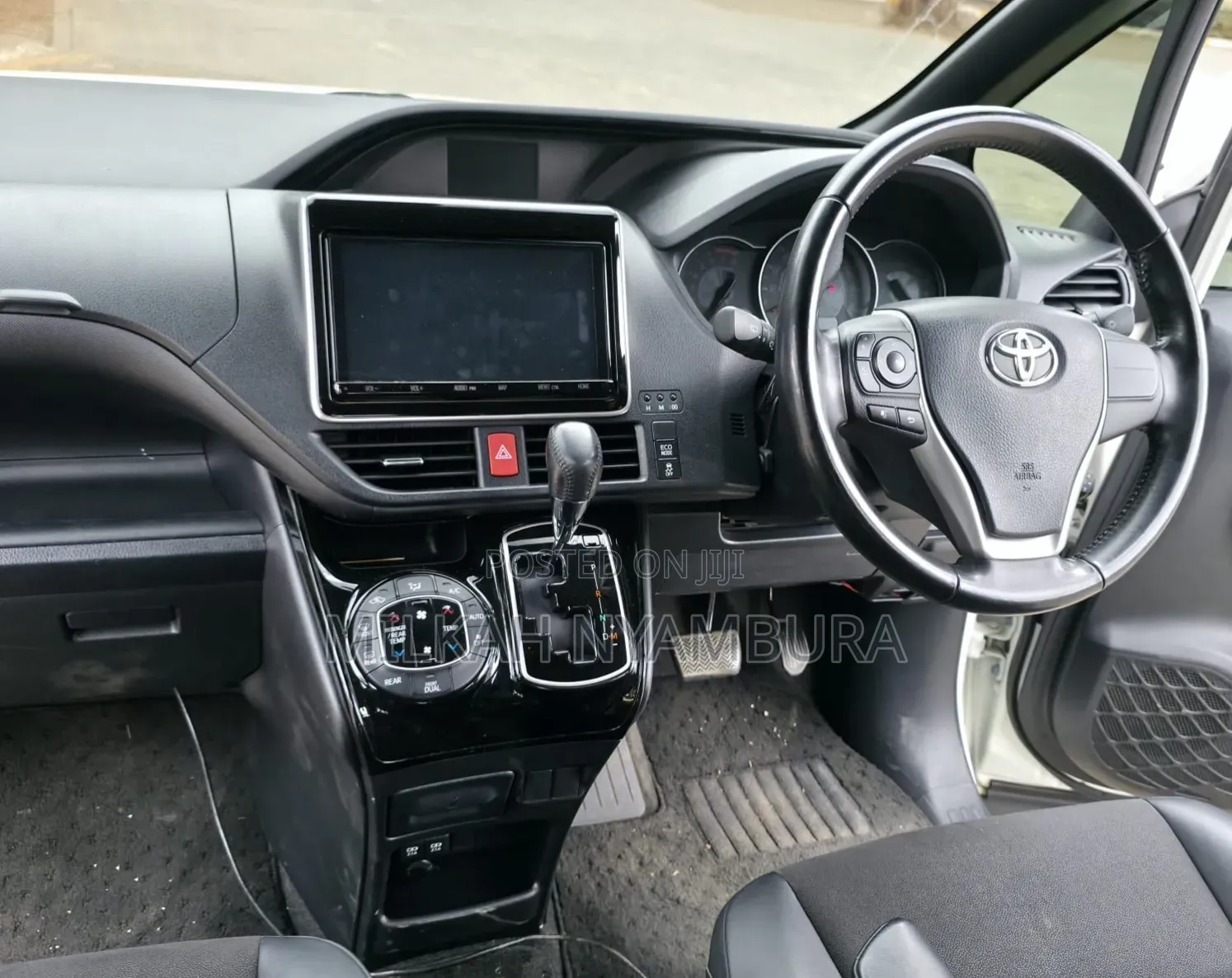 Toyota Noah 2019 White