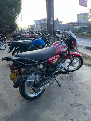 Bajaj Boxer 125 2024 Red