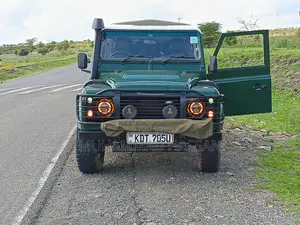 Land Rover Defender Puma 110 2.4 TD 2009 Green