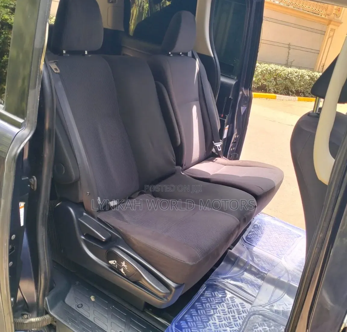 Toyota Noah 2015 Maroon