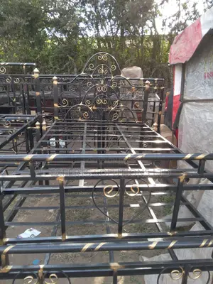 5 by 6 Metallic Bed 5*6