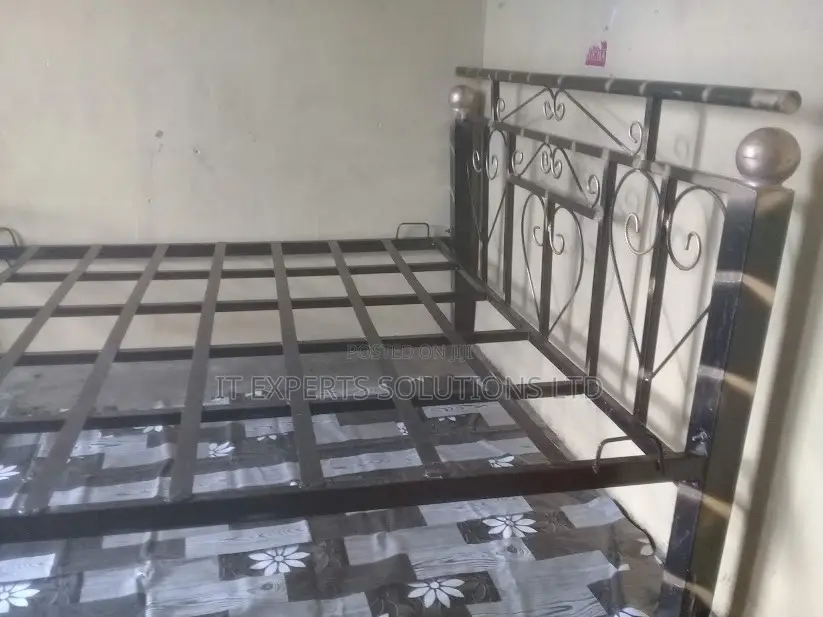 5 by 6 Metallic Bed 5*6