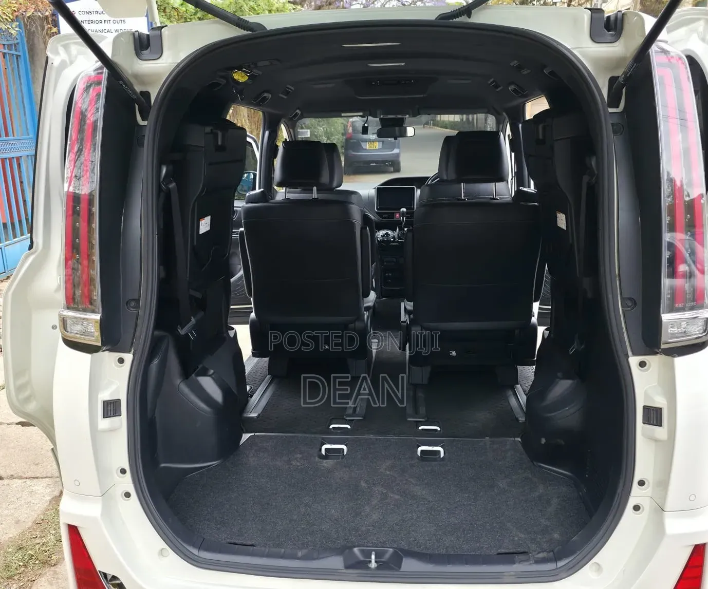 Toyota Noah 2019 White