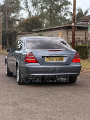 Mercedes-Benz E200 2005 Blue