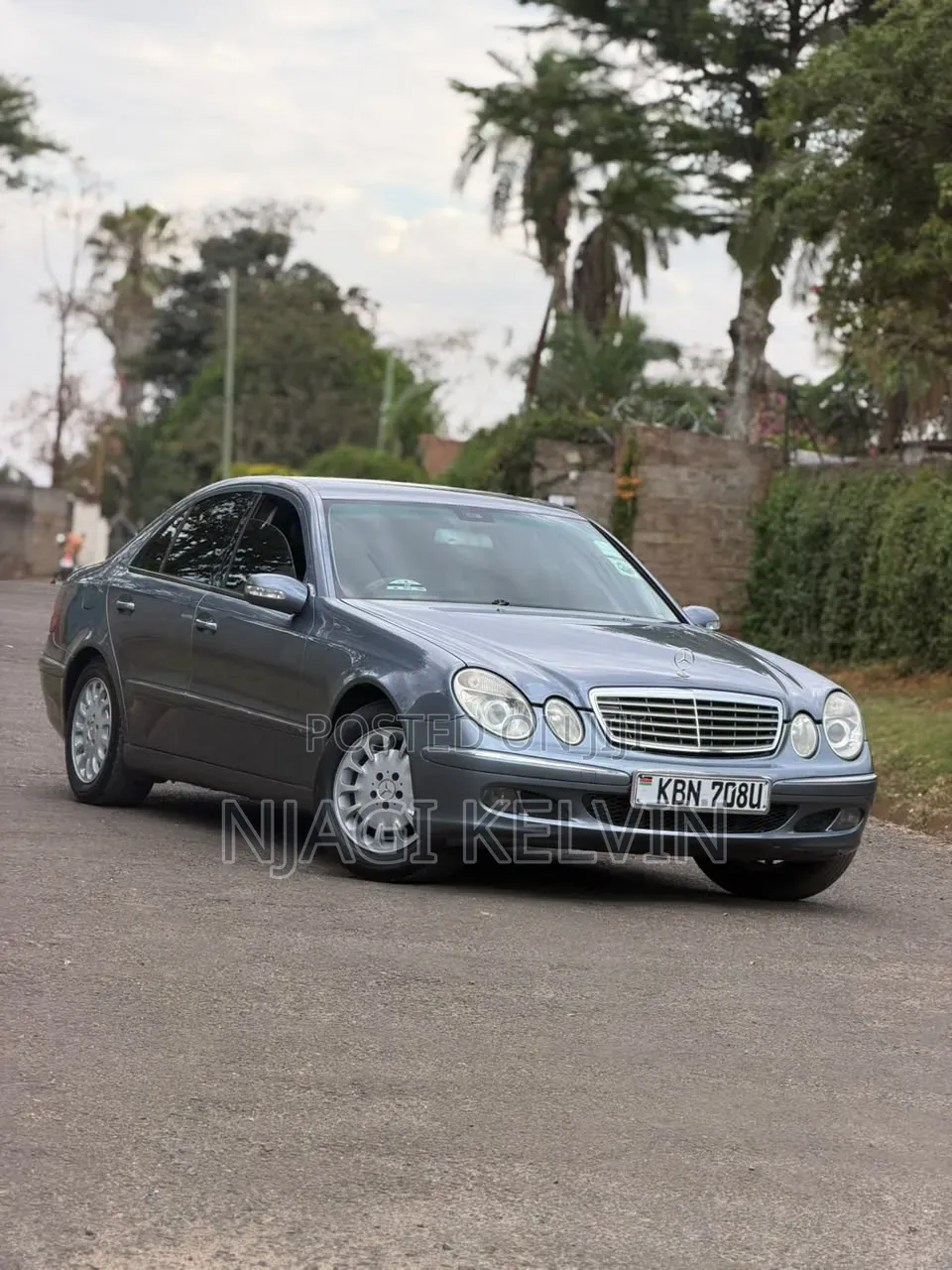 Mercedes-Benz E200 2005 Blue