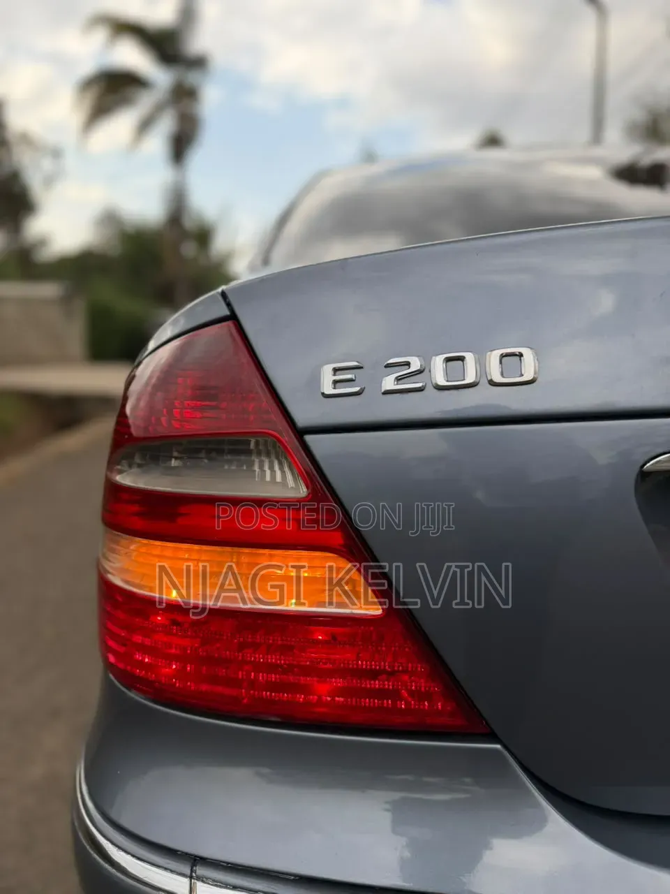 Mercedes-Benz E200 2005 Blue