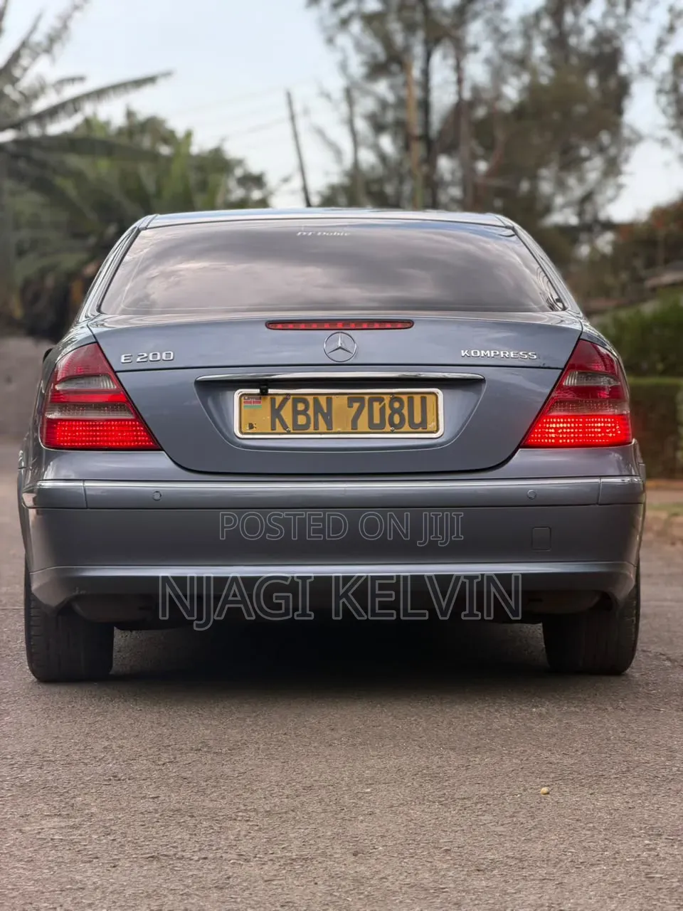 Mercedes-Benz E200 2005 Blue