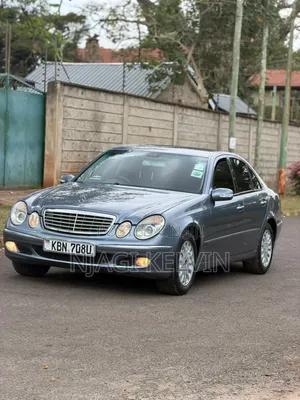 Mercedes-Benz E200 2005 Blue