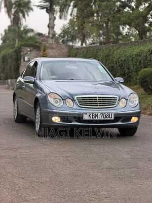 Mercedes-Benz E200 2005 Blue