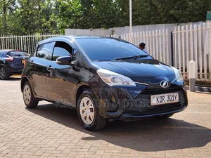 Toyota Vitz 1.3 FWD 5dr 2017 Black