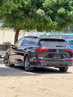 Volkswagen Golf Variant 2021 Matt Black