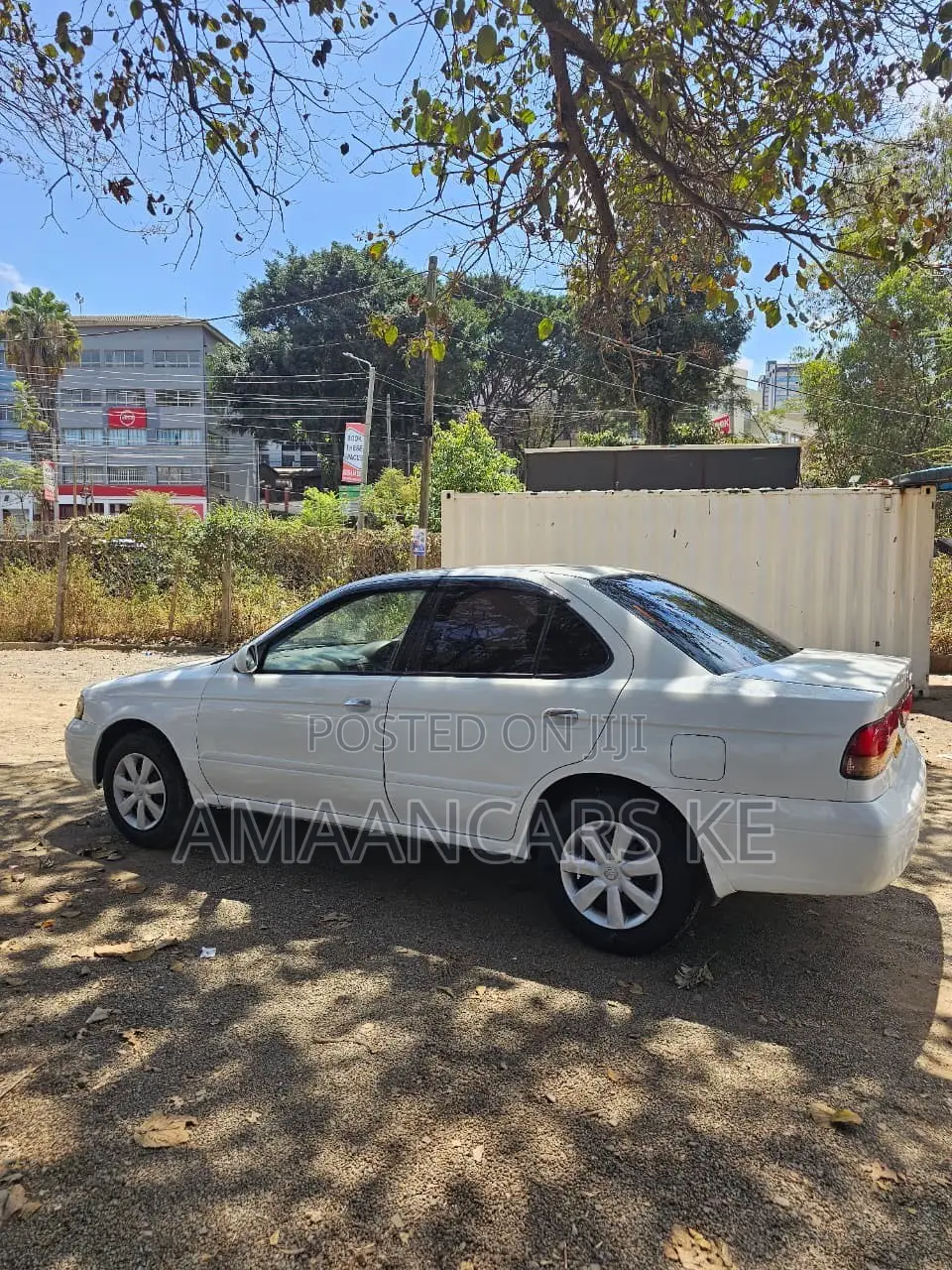 Nissan Sunny 2003 White