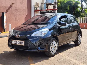 Toyota Vitz 1.3 FWD 5dr 2017 Black