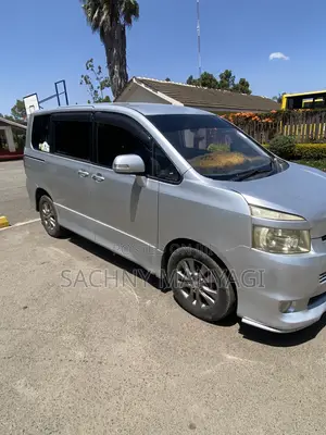 Toyota Voxy 2008 Silver