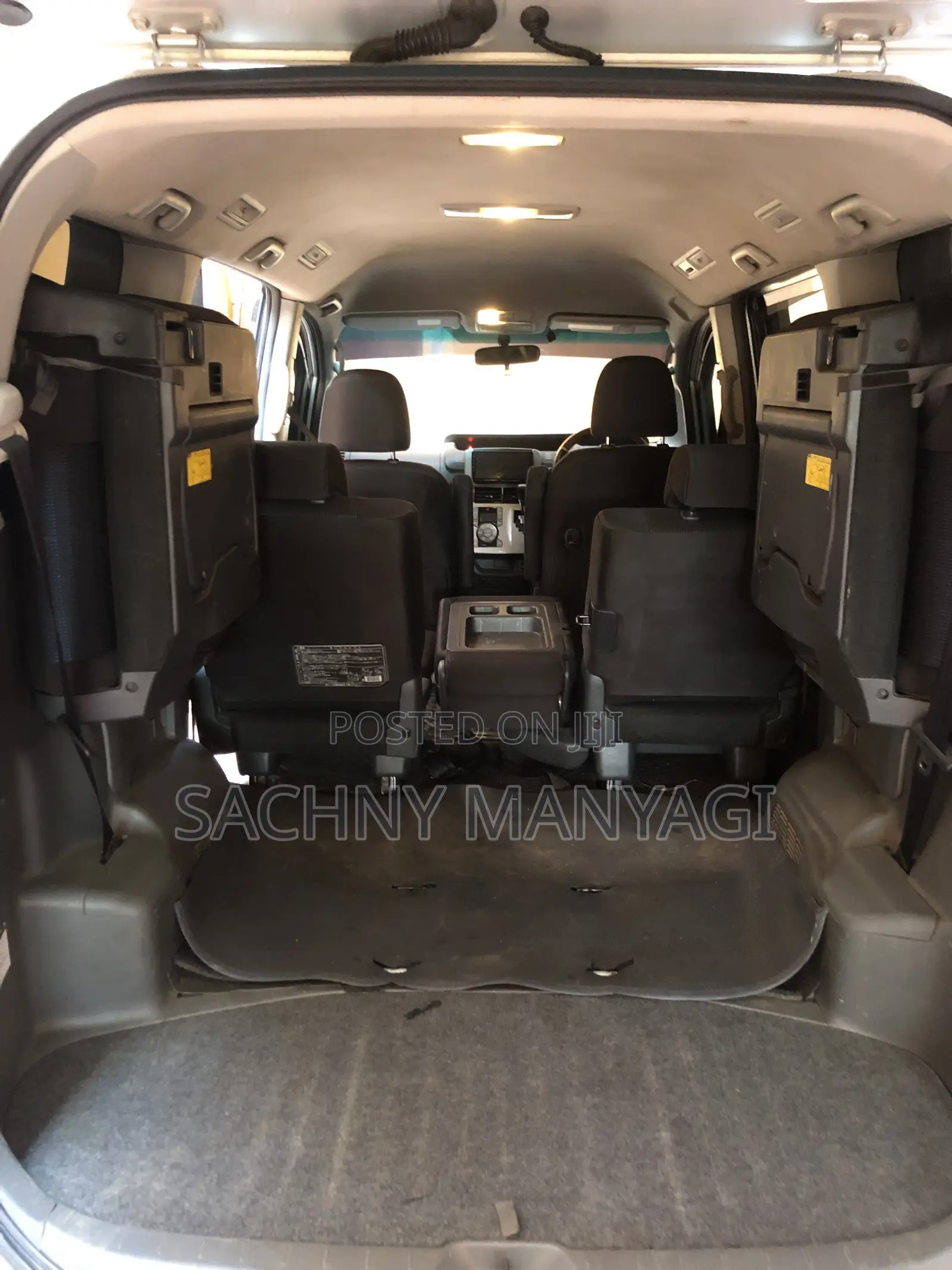 Toyota Voxy 2008 Silver