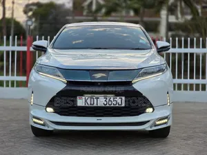 Toyota Harrier 2.0 Turbo 2018 Off white