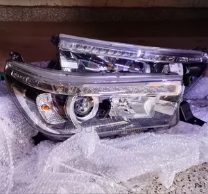 Xenon Headlights Toyota Hilux Revo 2018