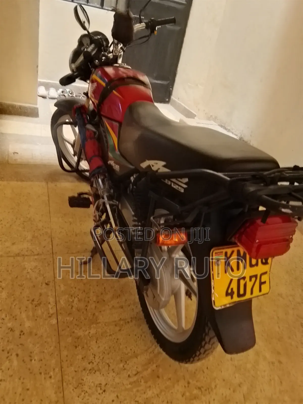 Honda CB 2024 Red