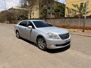 Toyota Crown Majesta 4.6 RWD 2012 Silver