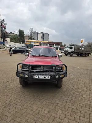 Toyota Hilux 1984 Maroon