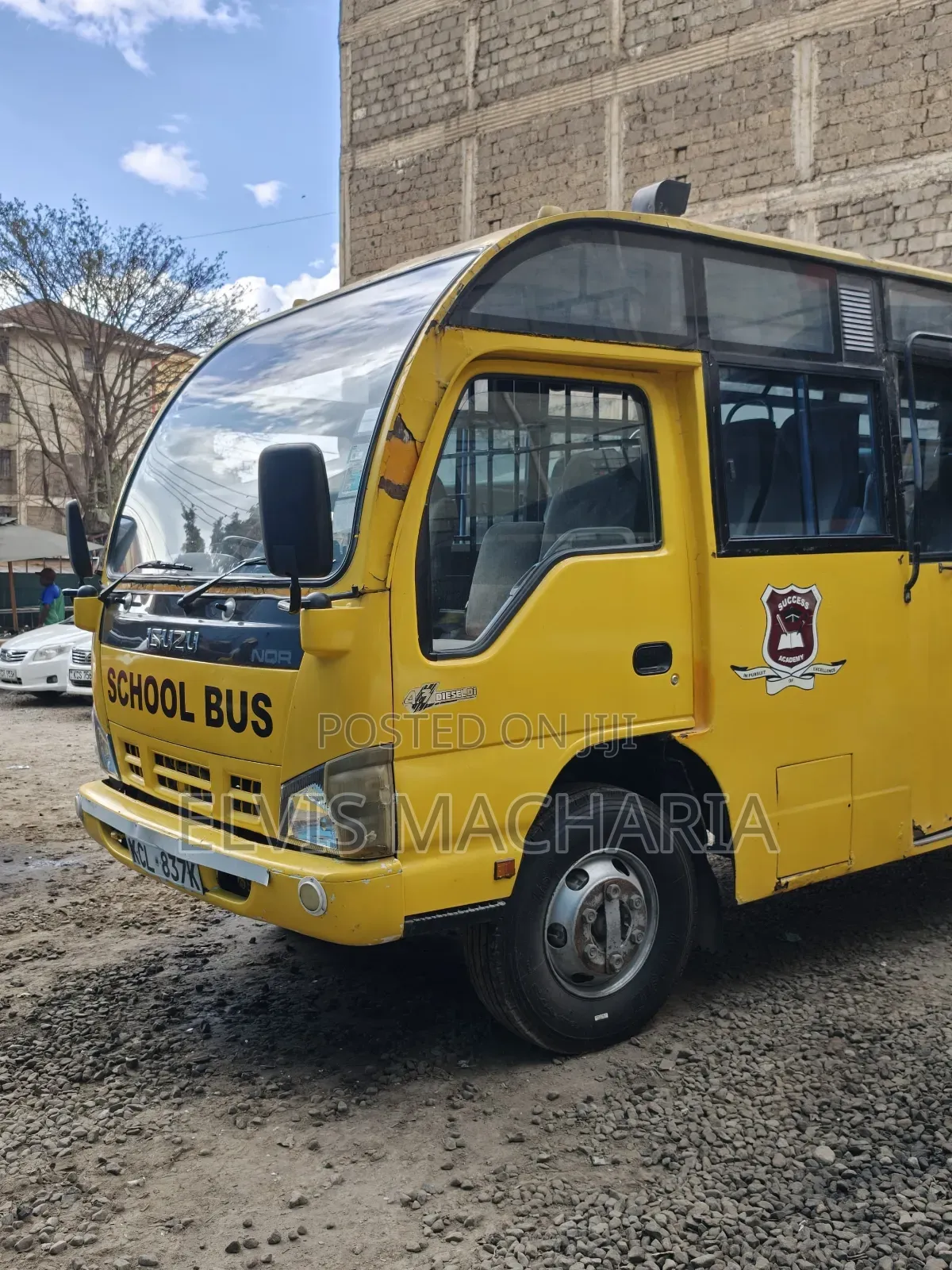 Isuzu NQR 2017 Yellow