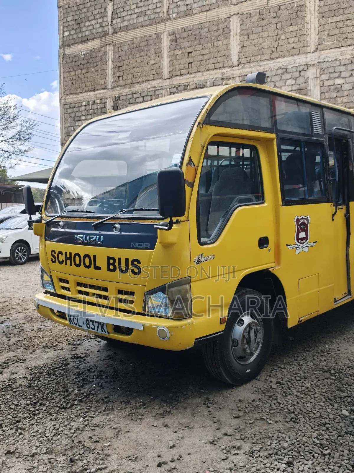 Isuzu NQR 2017 Yellow