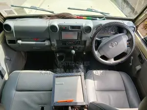 Toyota Land Cruiser 2013