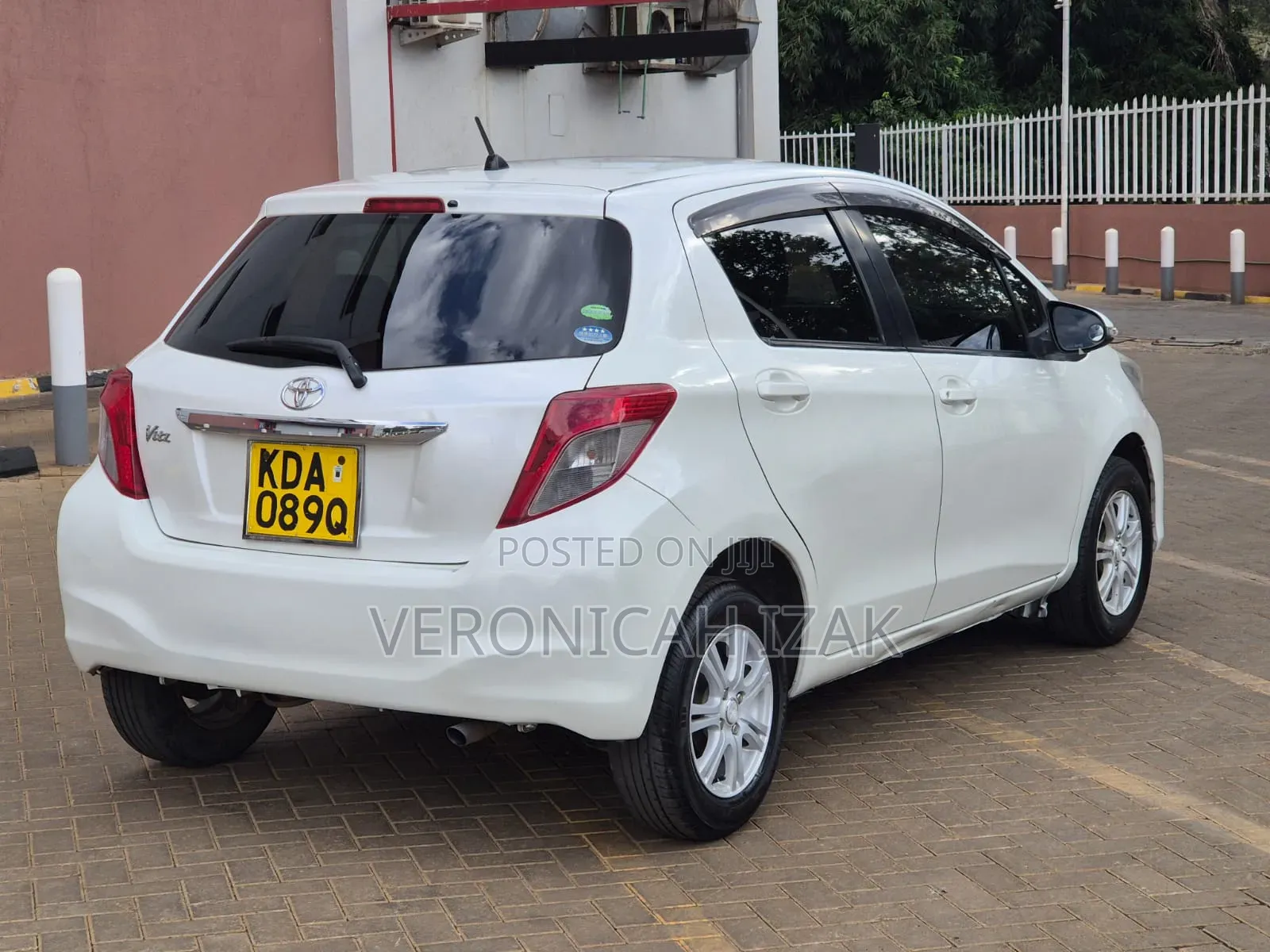 Toyota Vitz 2014 White