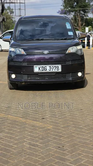 Toyota Spade 2014 Purple