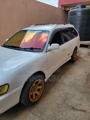 Toyota Corolla 2000 White