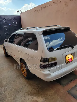 Toyota Corolla 2000 White