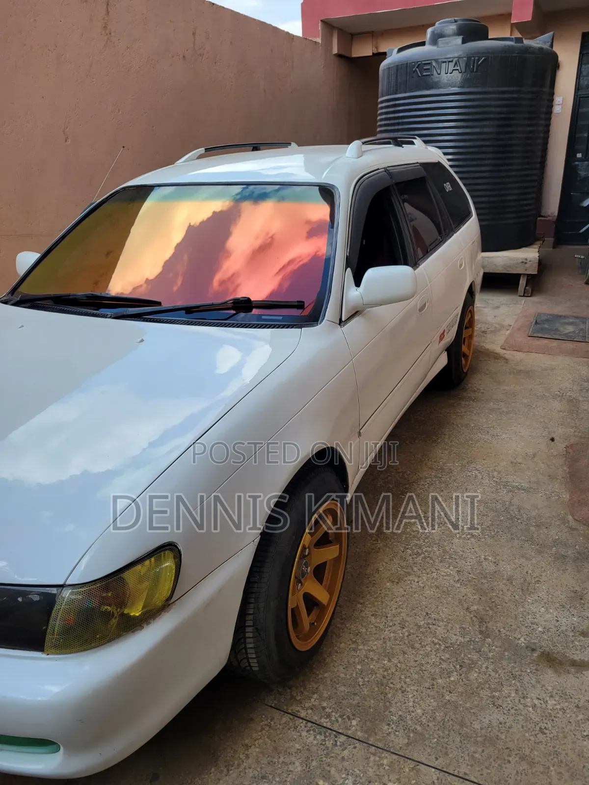 Toyota Corolla 2000 White