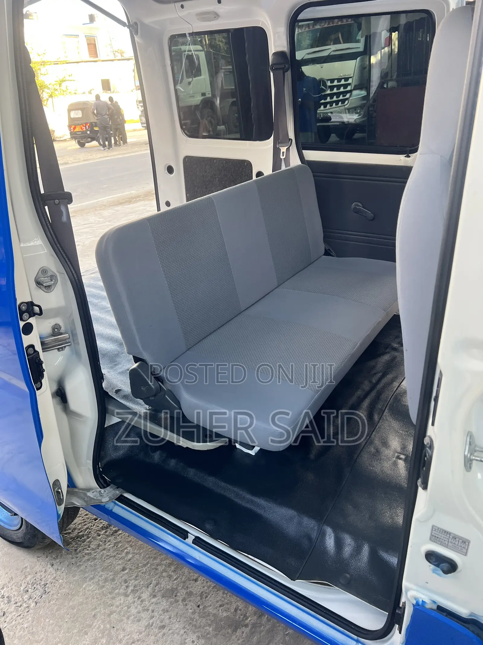 Daihatsu Hijet 2017 Blue