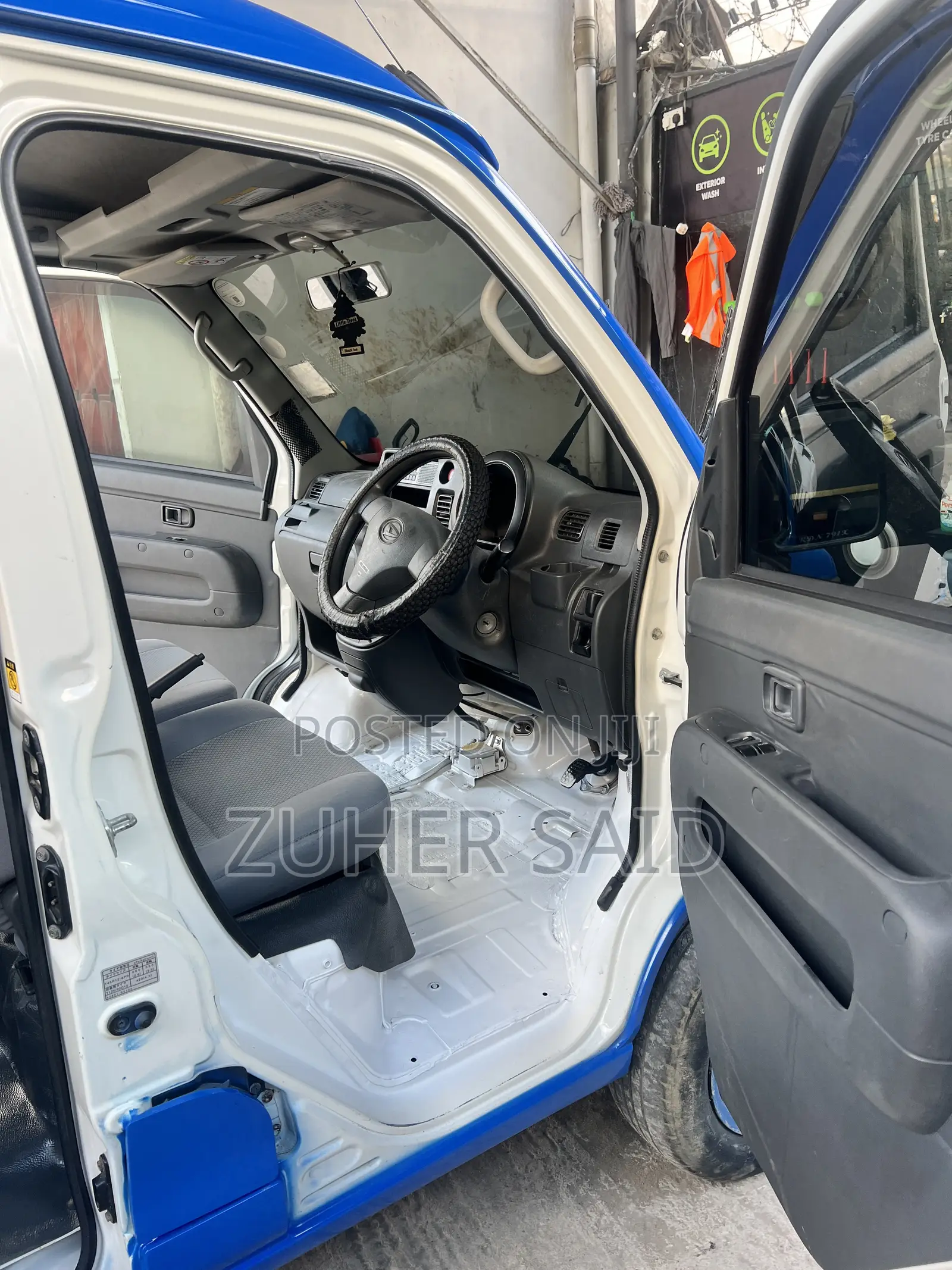 Daihatsu Hijet 2017 Blue