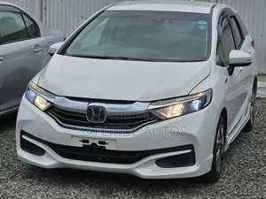 Honda Fit Shuttle 1.5 Hybrid 2WD 2019 White