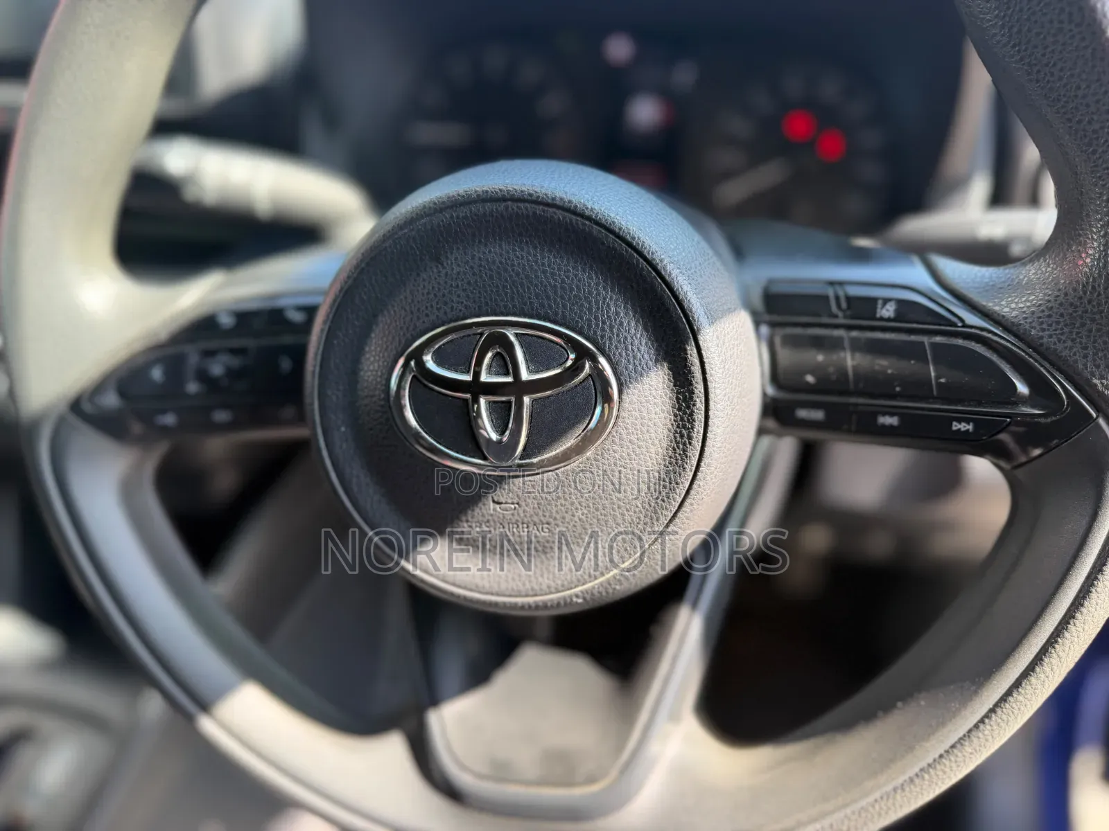 Toyota Yaris 2021 Blue