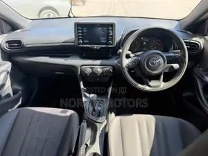 Toyota Yaris 2021 Blue