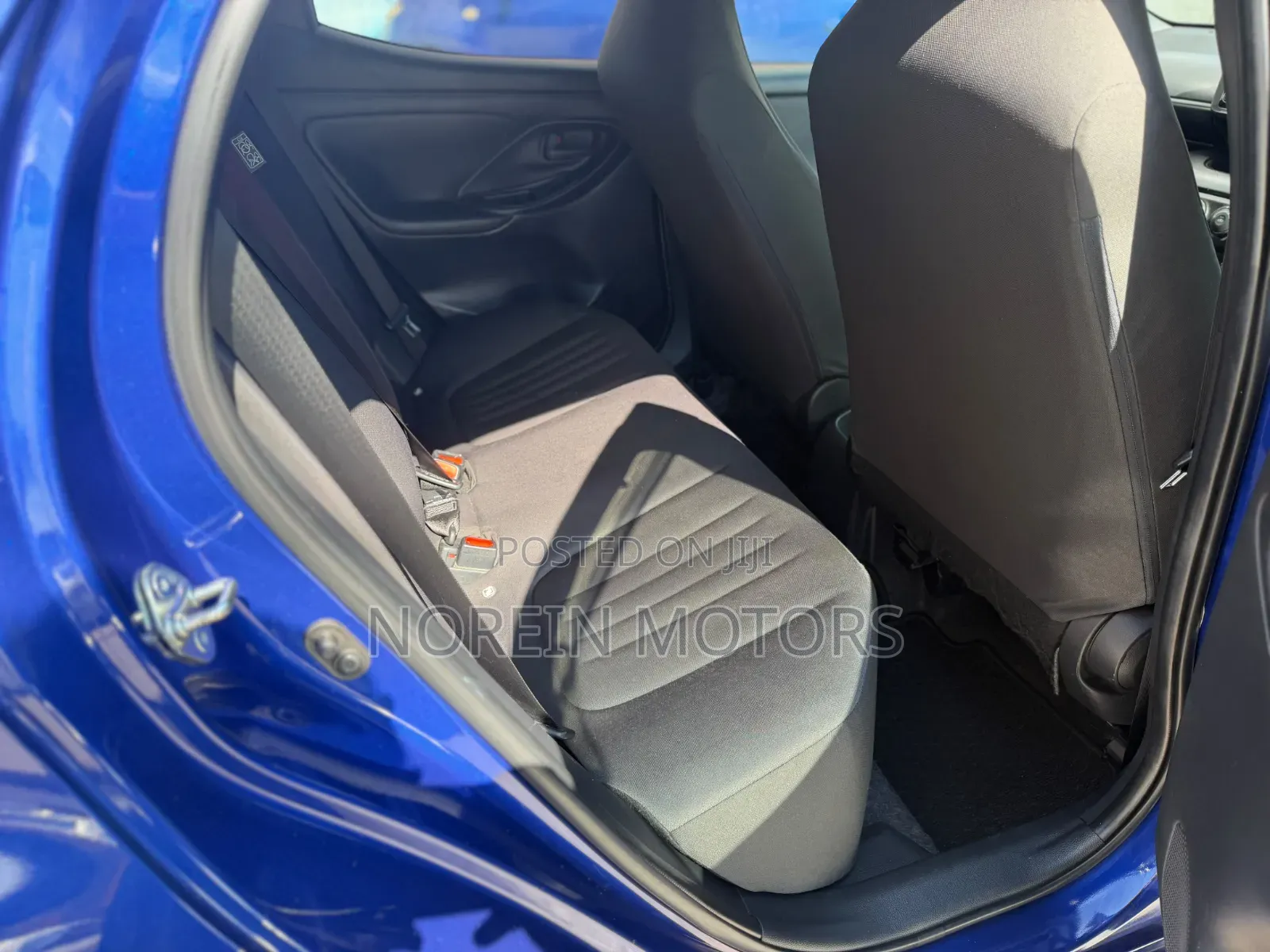 Toyota Yaris 2021 Blue