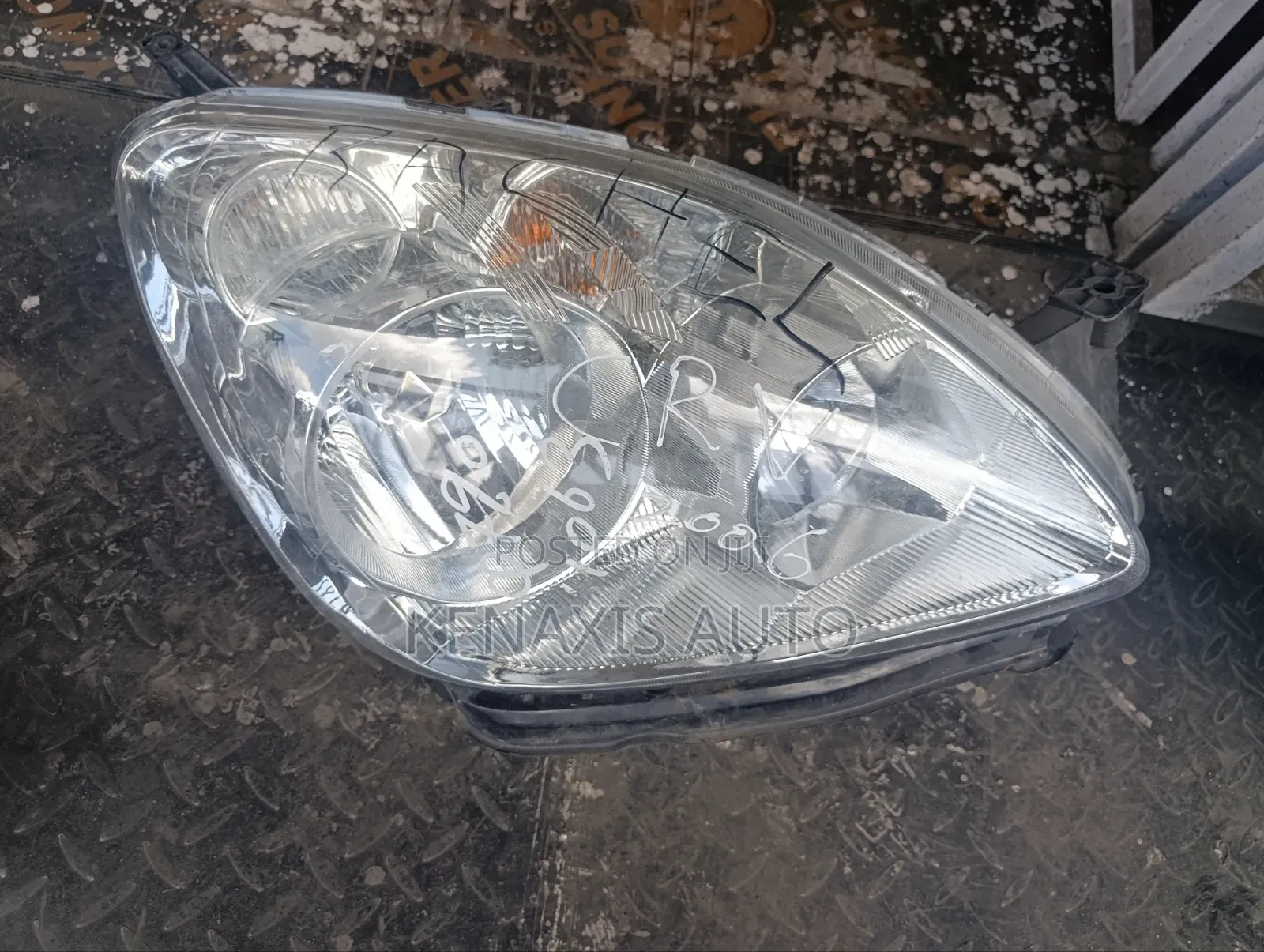 CR-V/ Rd Headlight