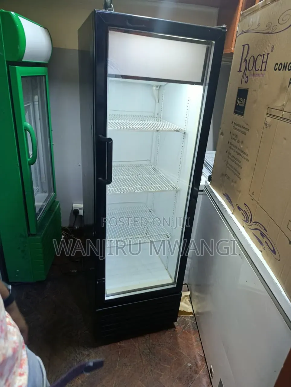 300litres Display Fridge ( Clean )