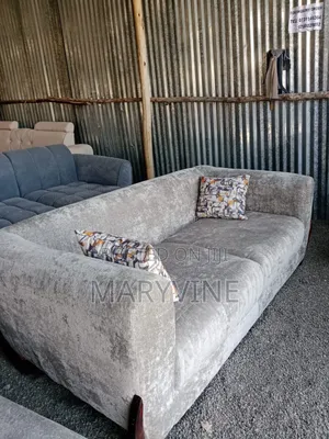 Modern 3seater With Throw Pillows