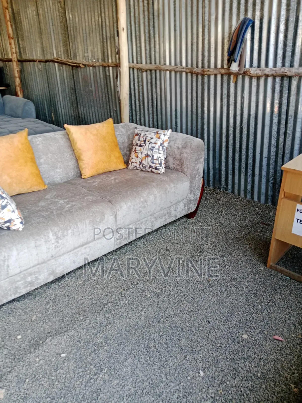 Modern 3seater With Throw Pillows