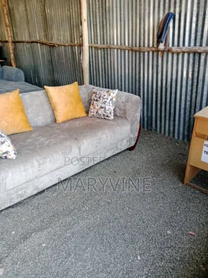 Modern 3seater With Throw Pillows